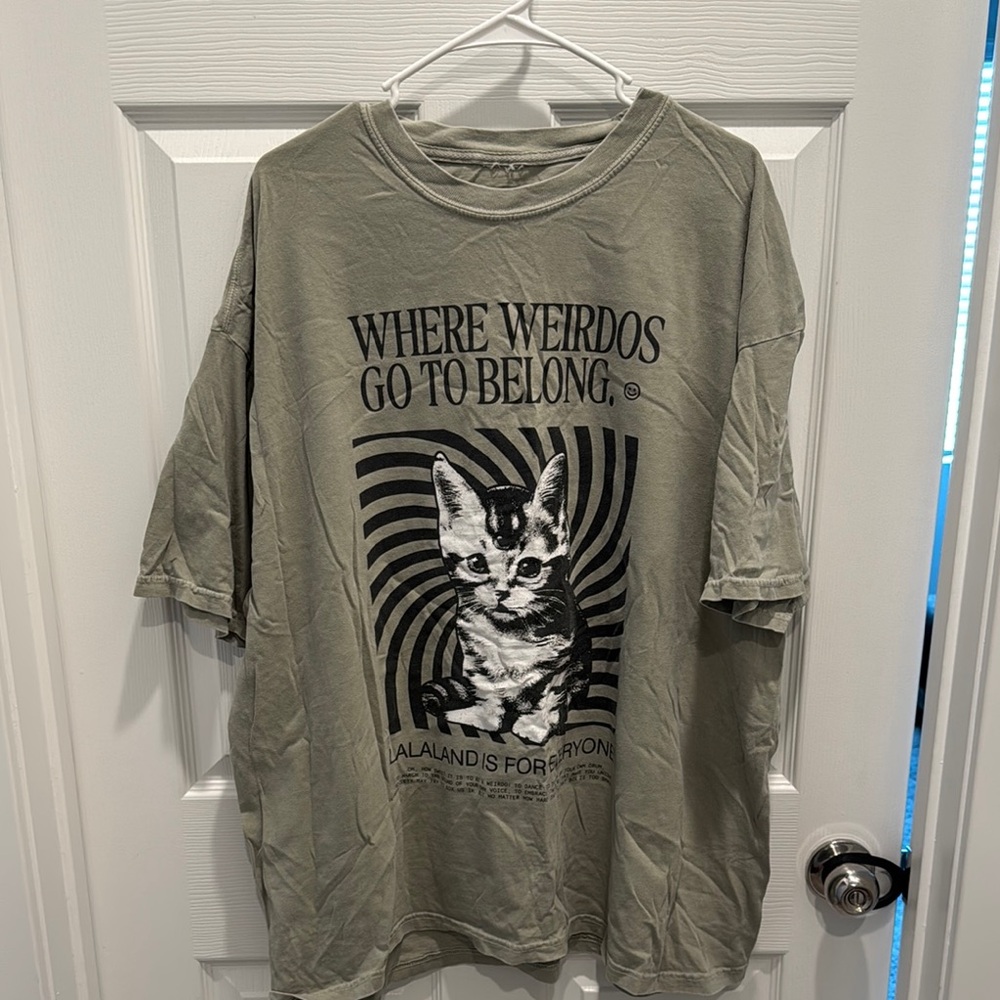 Graphic Cat T-Shirt in Olive Green